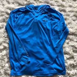 Under Armour long sleeve T-shirt with hood.